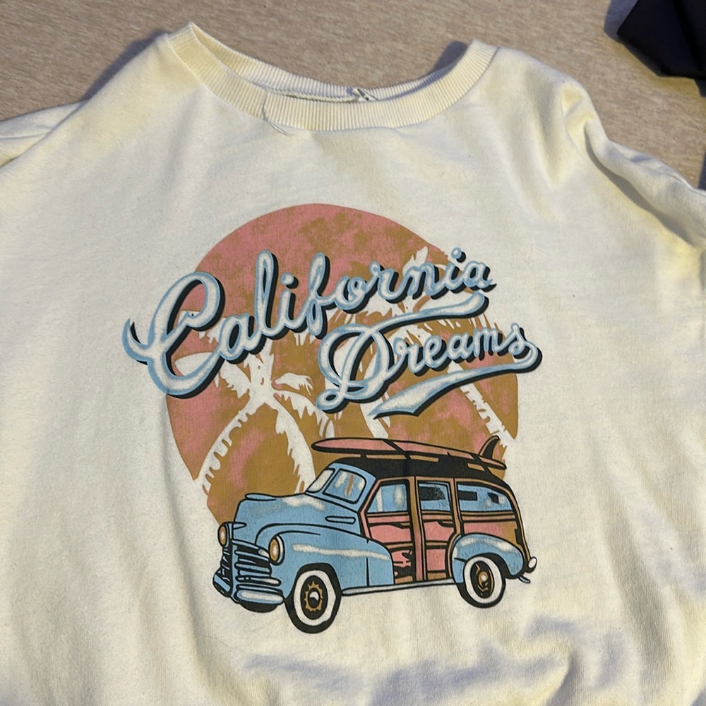 SHEIN california dreams white sweatshirt, Excellent Condition, no stains